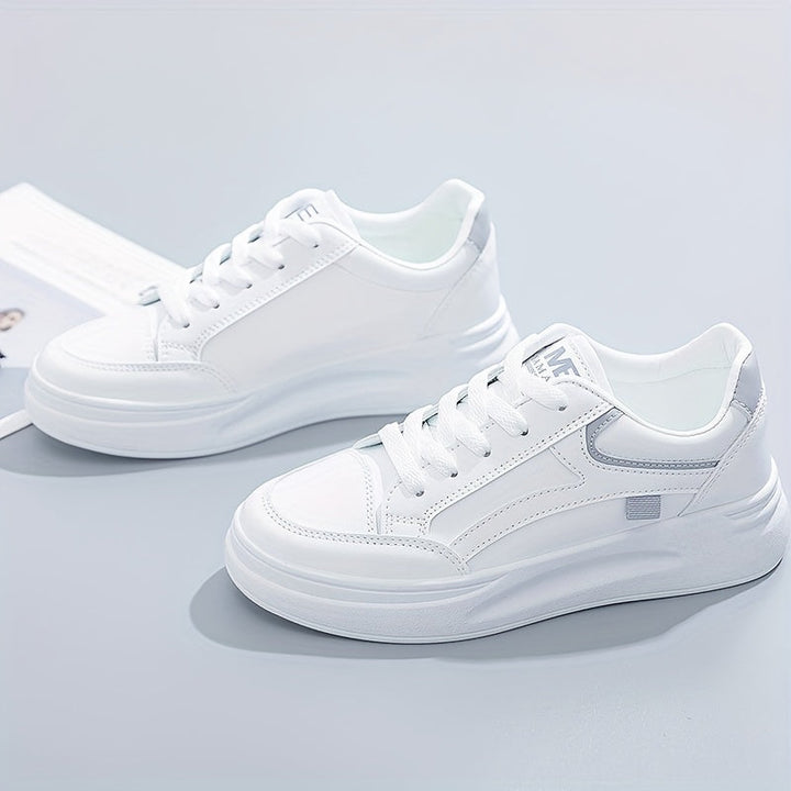 Baskets blanches chic confort léger